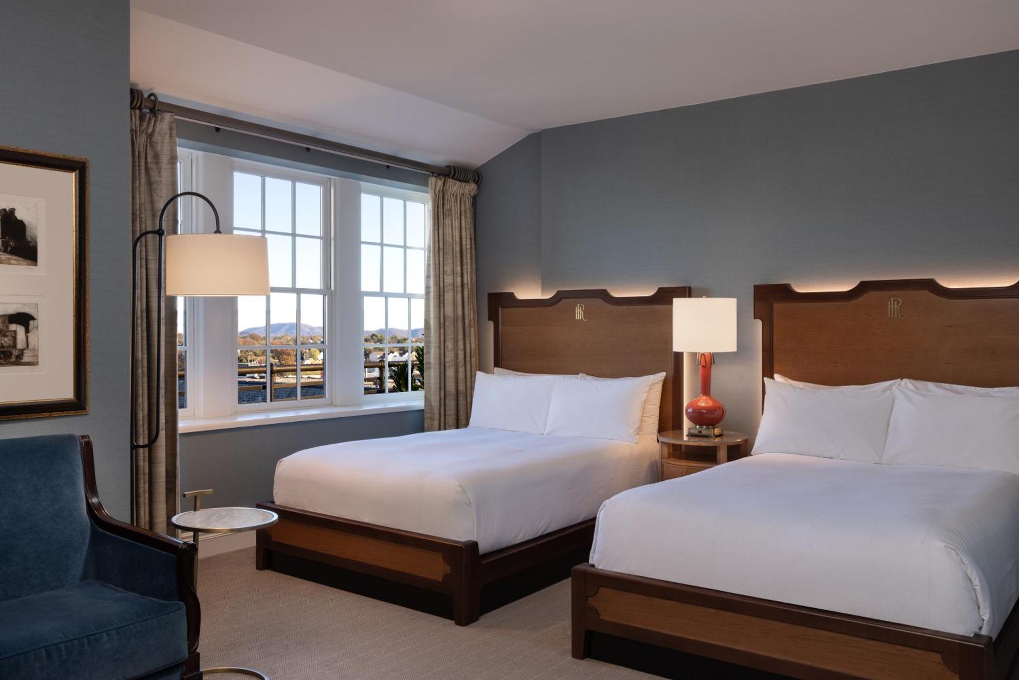 Hotel Roanoke & Conference Center, Curio Collection By Hilton Exterior photo
