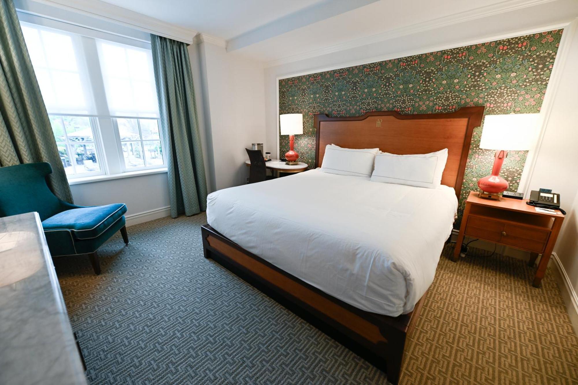 Hotel Roanoke & Conference Center, Curio Collection By Hilton Exterior photo
