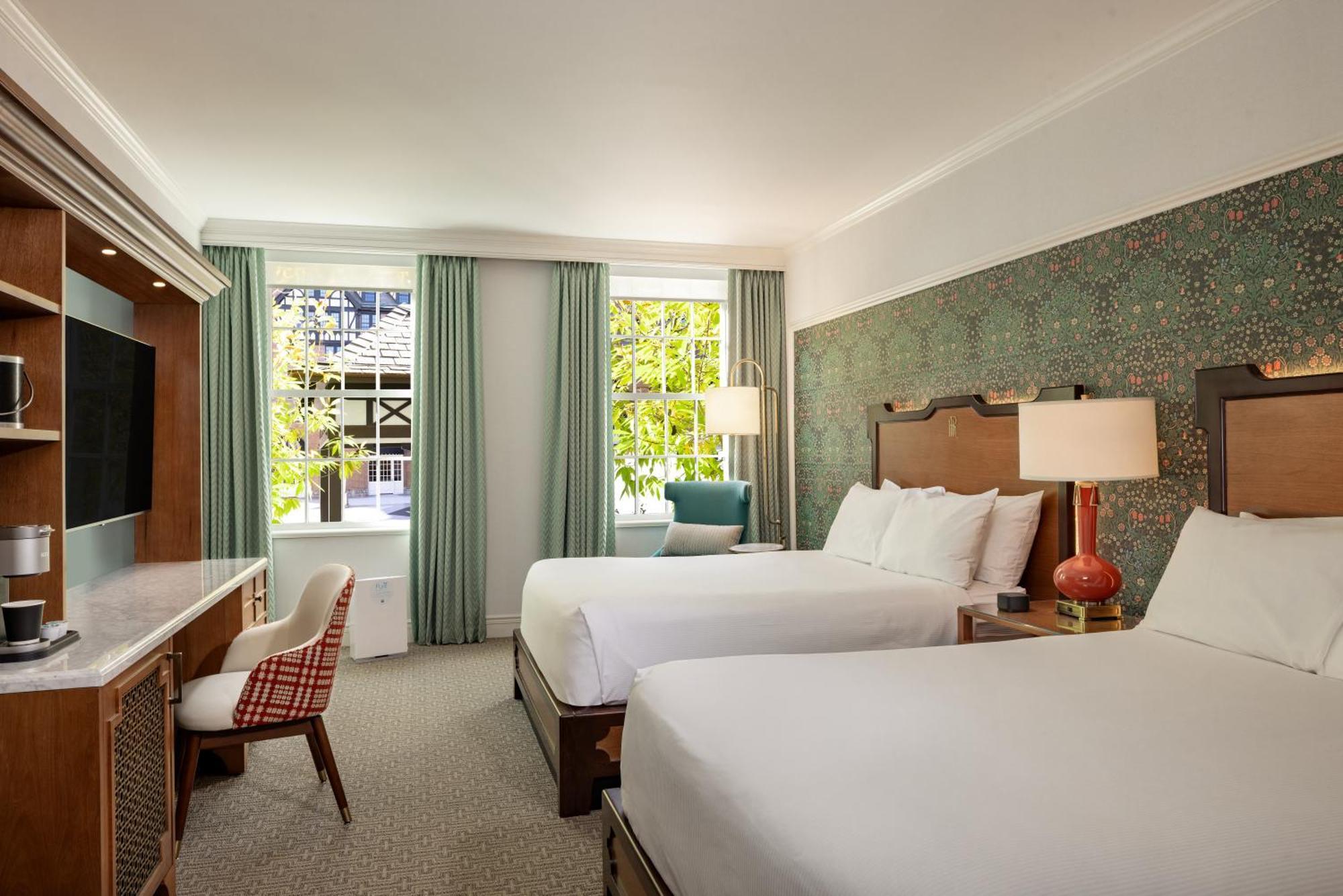 Hotel Roanoke & Conference Center, Curio Collection By Hilton Exterior photo