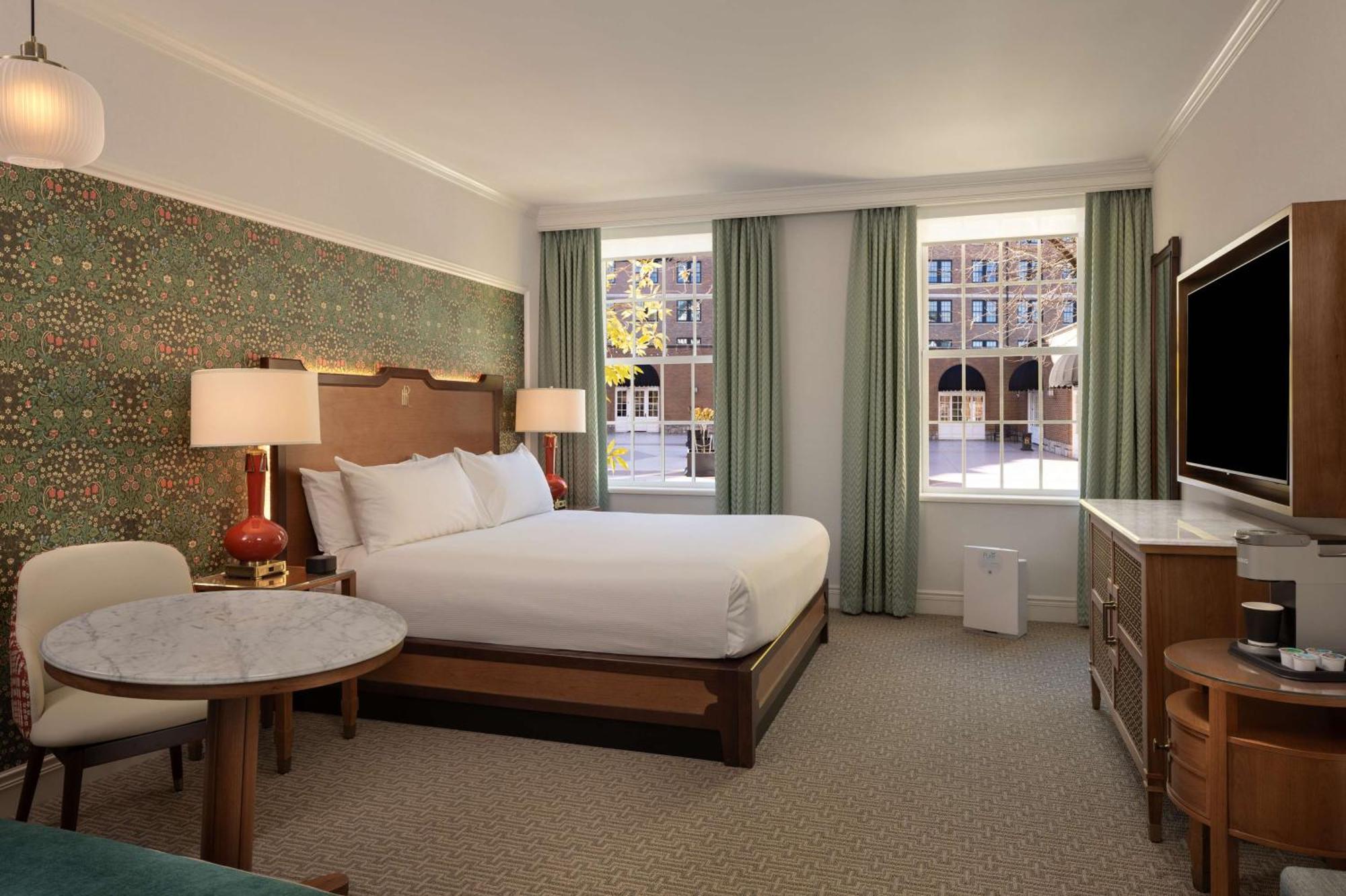 Hotel Roanoke & Conference Center, Curio Collection By Hilton Exterior photo